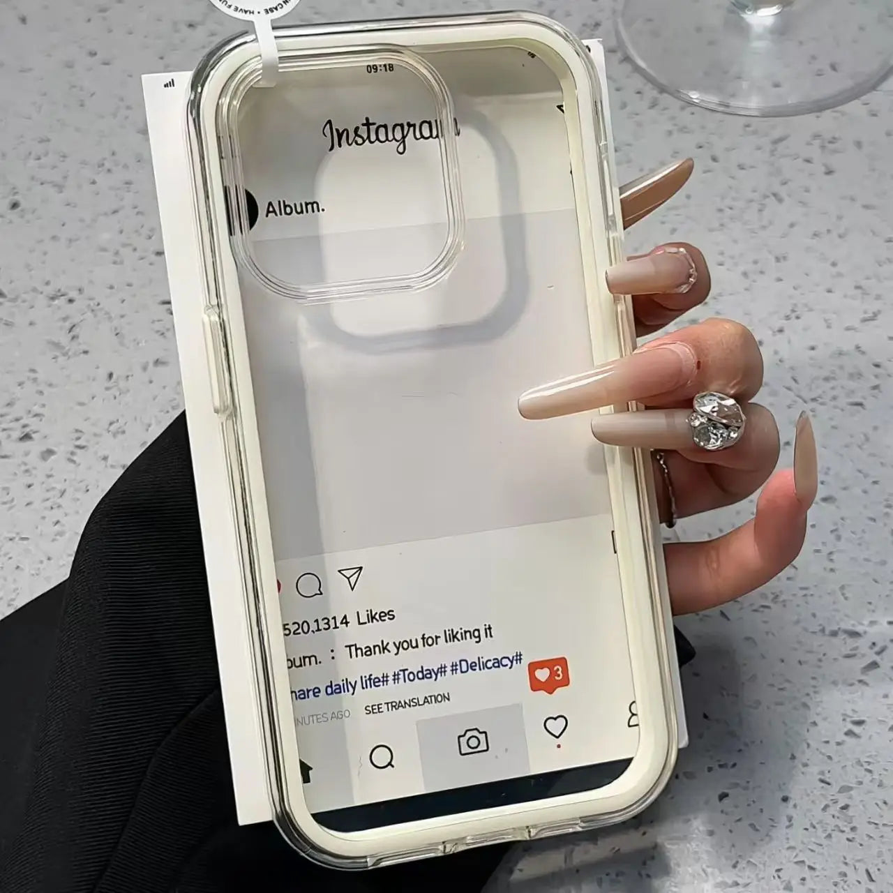 Luxusní akrylový kryt s barevným rámem pro iPhone