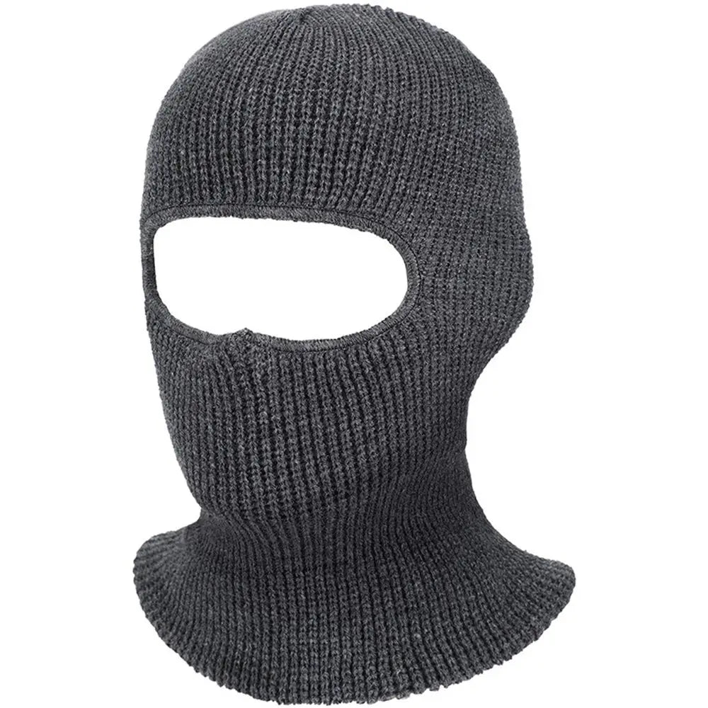 Pletená zimní kukla s jedním otvorem