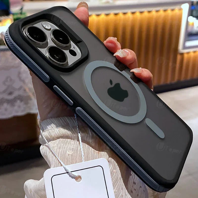 Dvoubarevný matný magnetický kryt pro iPhone