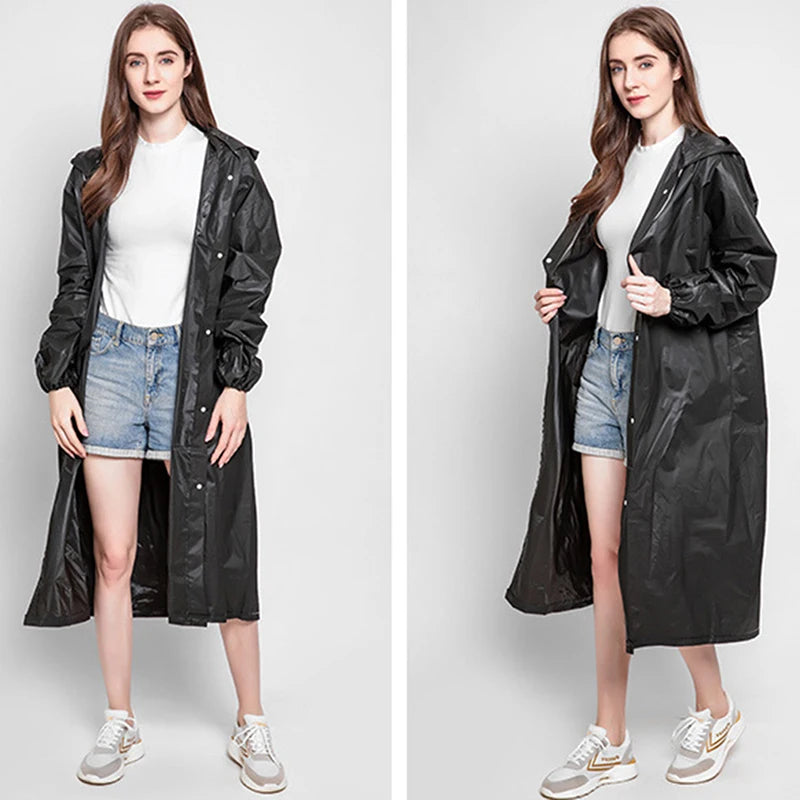 Průhledná pláštěnka z PEVA materiálu: Moderní ochrana v minimalistickém stylu