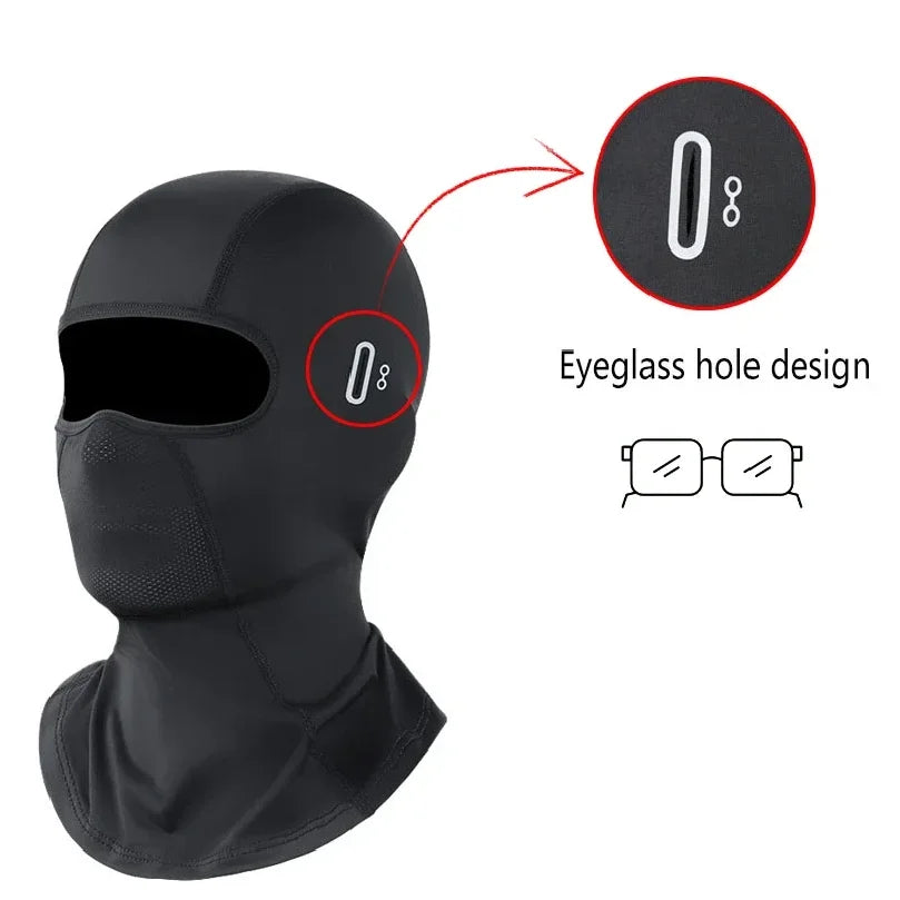 Funkční kukla s otvory pro brýle