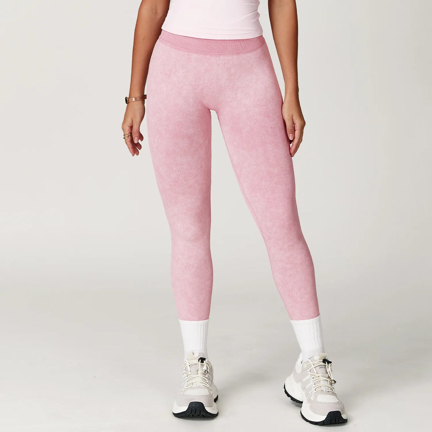 Dámské jógové kalhoty Impact Leggings – bezešvé sportovní legíny na jógu s vysokým pasem, vroubkované fitness oblečení do posilovny, stahovací legíny se „scrunch bum“ efektem.