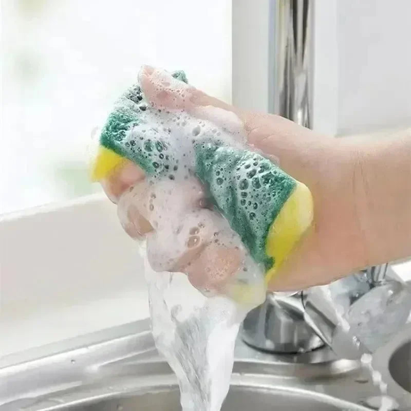 Kuchyňská houbička na nádobí