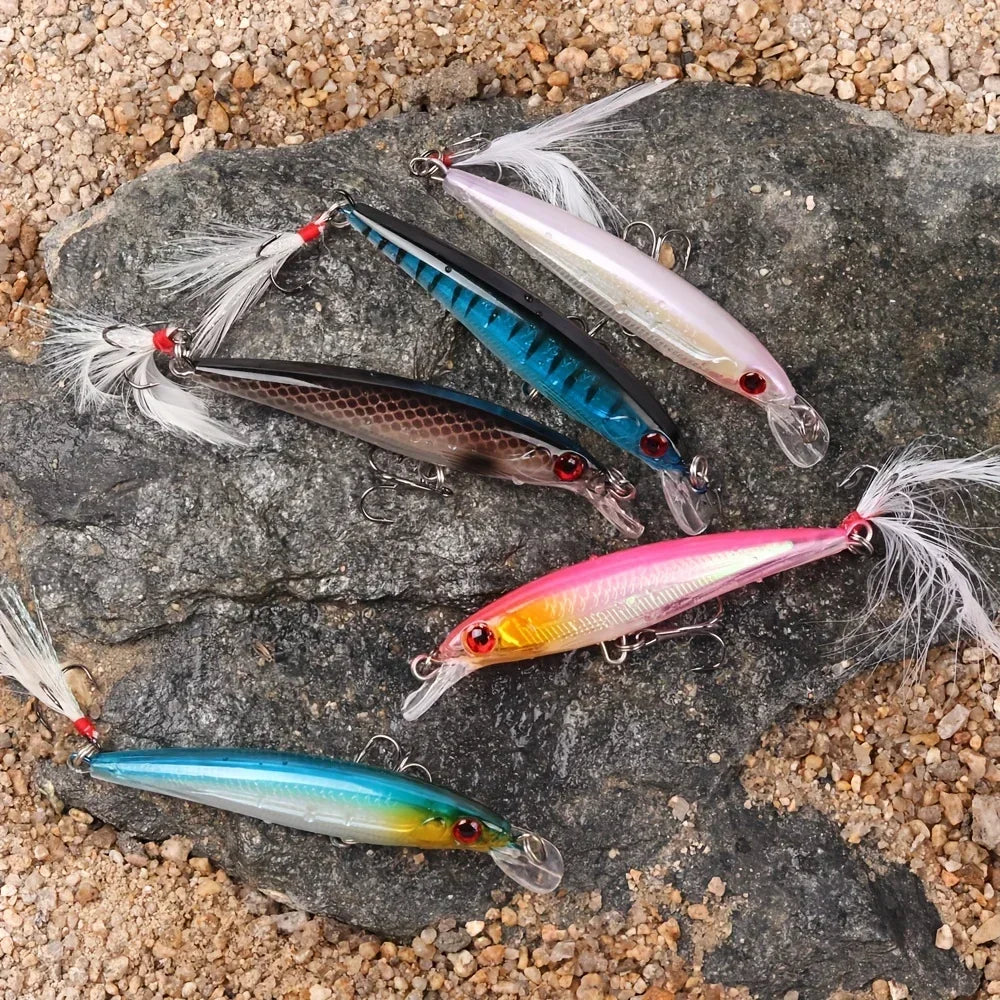 Sada bionických woblerů Minnow s 3D očima a peřím (5 ks v boxu)