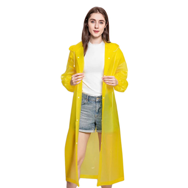 Průhledná pláštěnka z PEVA materiálu: Moderní ochrana v minimalistickém stylu