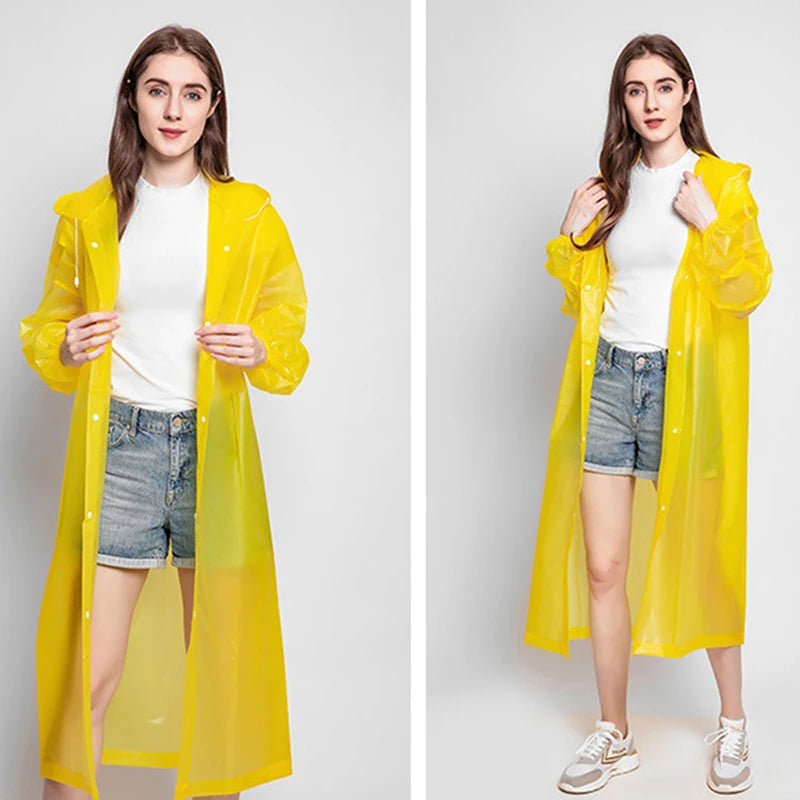 Průhledná pláštěnka z PEVA materiálu: Moderní ochrana v minimalistickém stylu